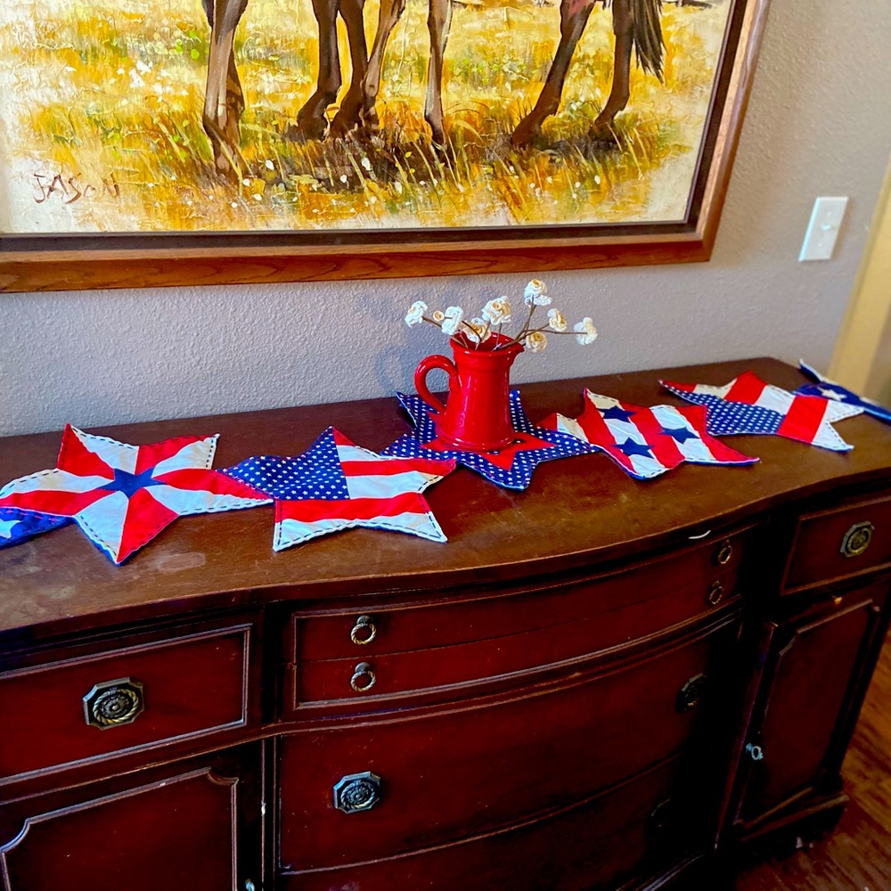 Star table runner